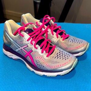 ASICS Gel Running Shoes Size 8.5
 Athletic Shoes with Breathable Mesh